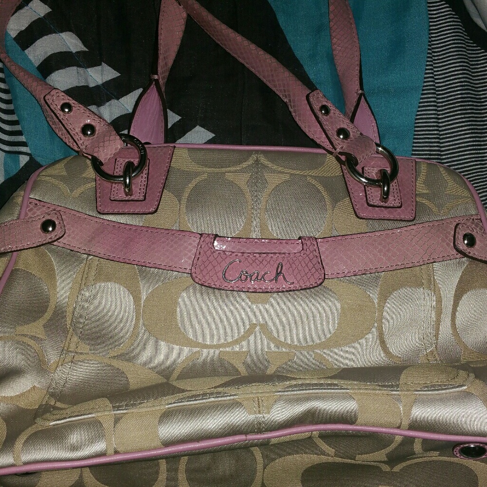 BEAUTIFUL COACH SATCHEL